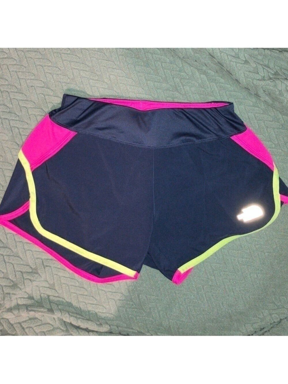 North Face women’s xs quick dry running shorts w/back pocket